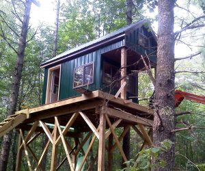 finish-building-of-hunting-cabin